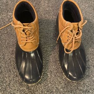 Women’s rain boots